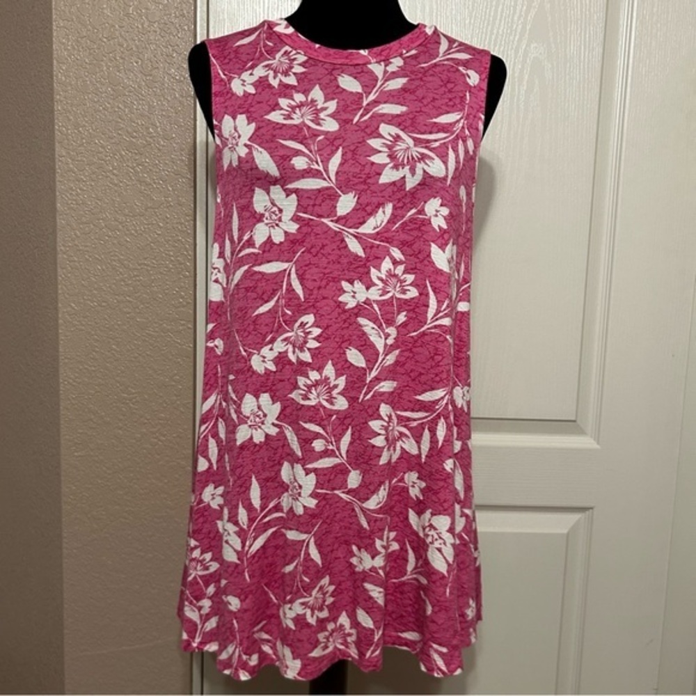 Lane Bryant Pink and‎ White Floral Sleeveless Swing Hem Blouse Size 14/16